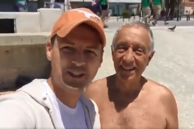 Напівголий президент Португалії зізнався в любові до України: відео