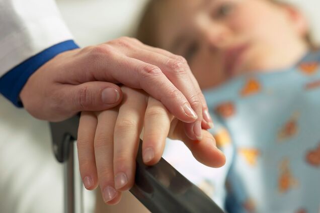 $5 тысяч за лечение рака: 'Охматдет' угодил в громкий скандал из-за смерти ребенка