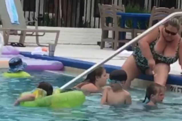 'Морок': огидне відео з відпочинку у басейну набирає популярності