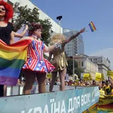 Штрафы за секс-ориентацию: автор скандального законопроекта раскрыл детали