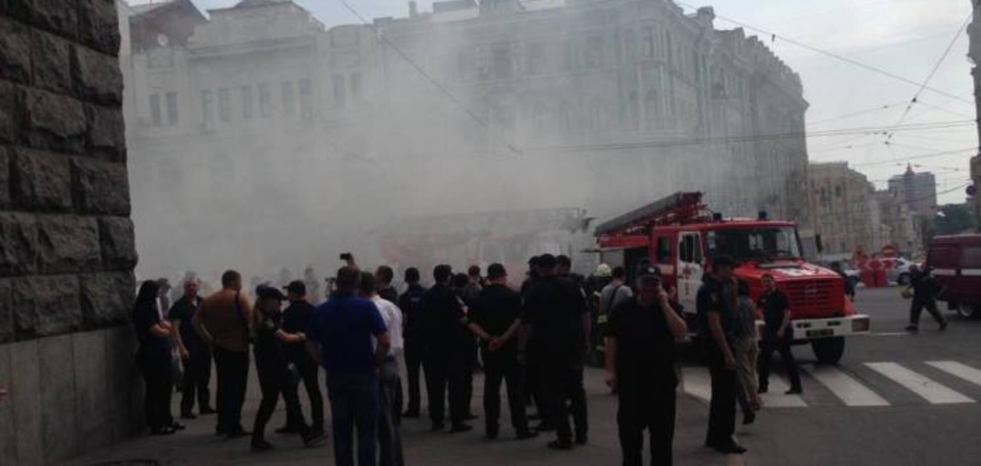Заммэра в мусорку: в полиции сообщили детали стычки в горсовете Харькова 