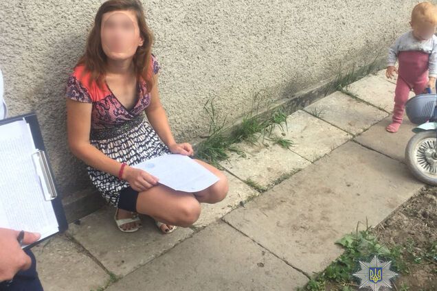 Двоих продала, третьего выращивала: в Хмельницком горе-мать торговала детьми