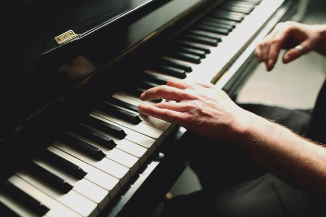 'Сьогодні померла твоя вчителька музики...'