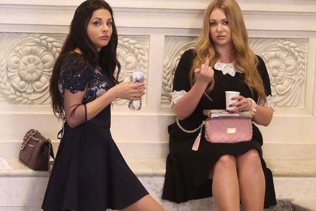 Тыкала средний палец: в Раде пошли на радикальный шаг из-за скандала с журналисткой