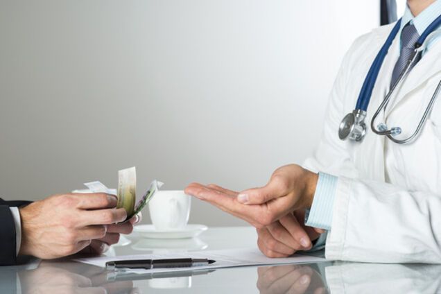 Коррупция в больницах: украинцы признались во взятках врачам