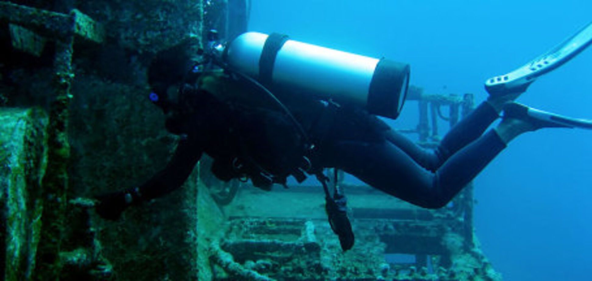 Картины Айвазовского нашли на затонувшем у берегов Крыма корабле