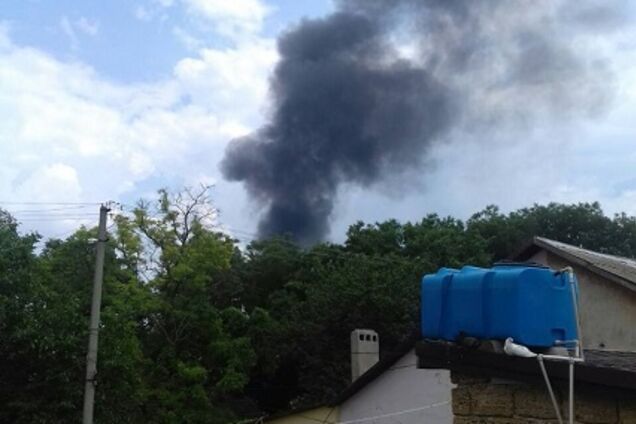 В Крыму мощный пожар уничтожил пансионат: есть пострадавшие