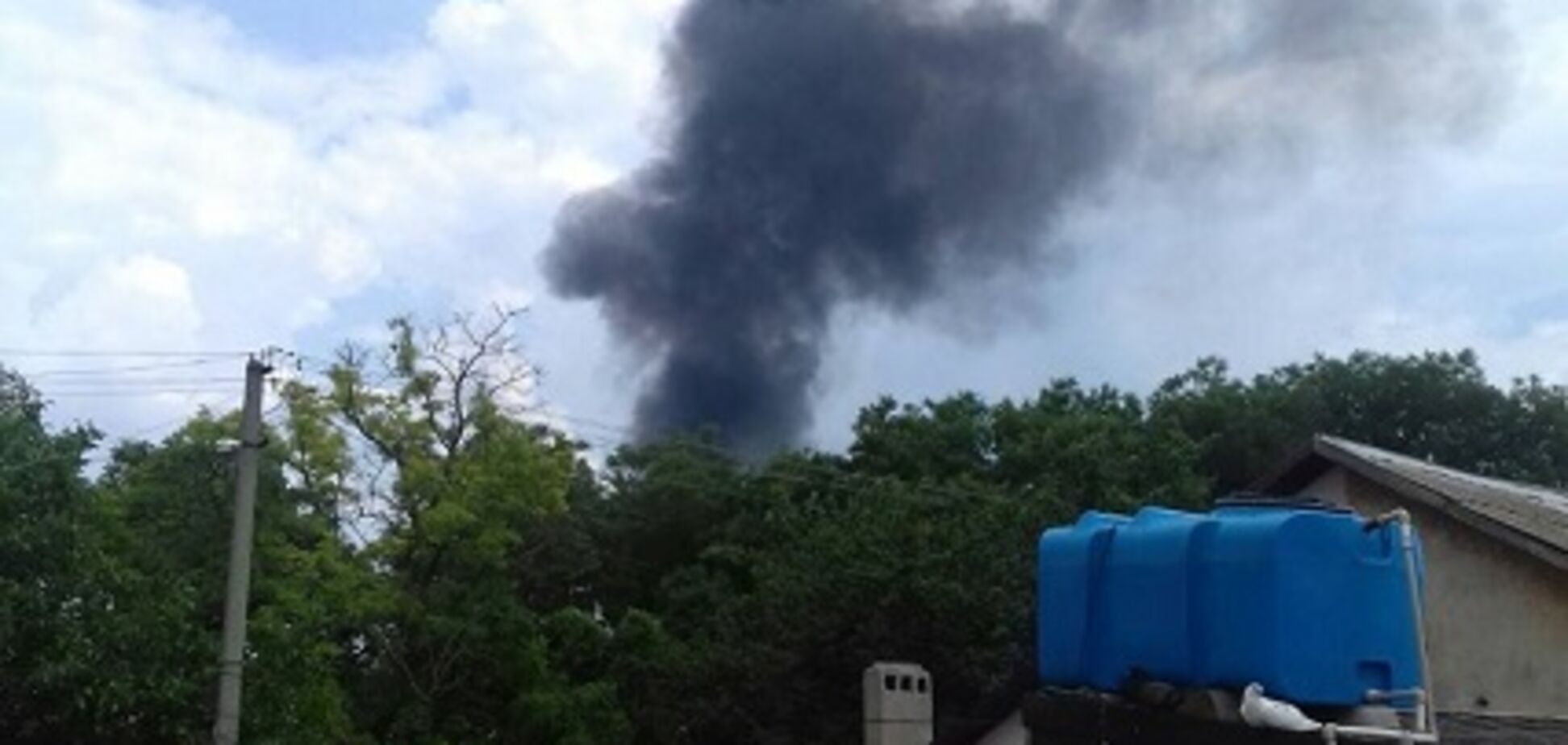В Крыму мощный пожар уничтожил пансионат: есть пострадавшие