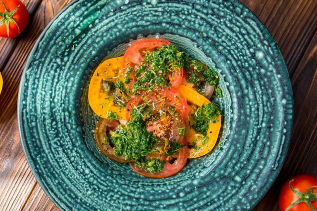 'Удивительный вкус': известный кулинар поделился рецептом салата