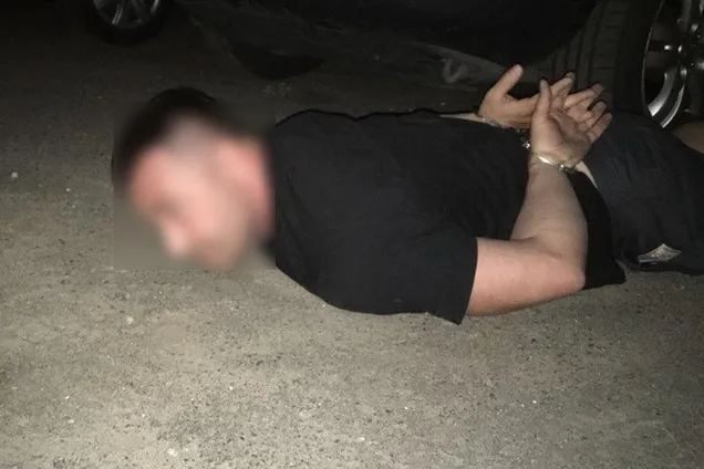 Вибивали гроші з бізнесменів: у Києві схопили організоване угруповання з Кавказу