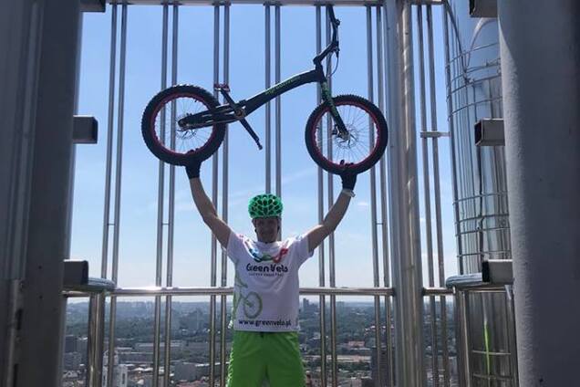 П’ятиразовий рекордсмен Гіннеса вставновив новий рекорд в Україні