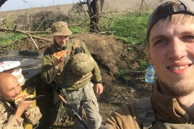 "Они прозревают!" На Донбассе устроили сюрприз для бойцов на передовой