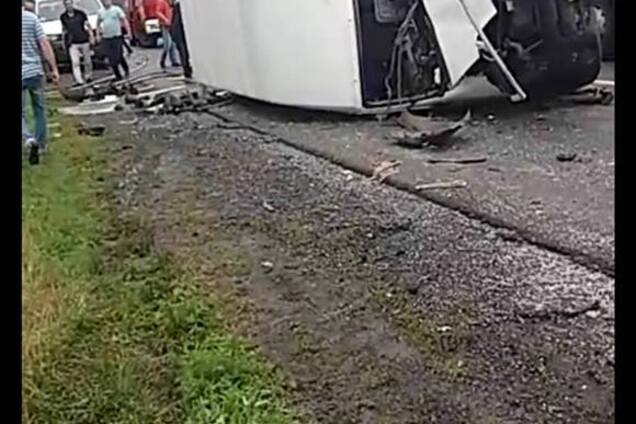 Разбиты автобусы: под Киевом произошла масштабная авария