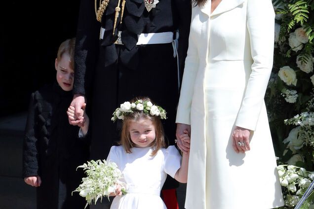 Принц Уильям и Кейт Миддлтон обнародовали имена крестных родителей сына Луи