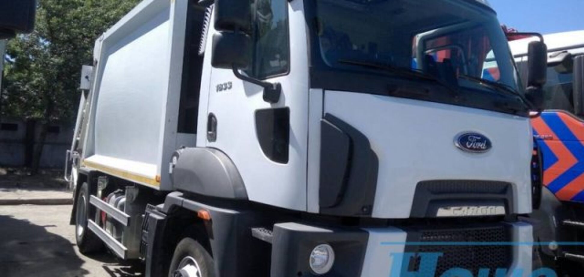 Как в Турции собирают мусоровозы для Украины: видео