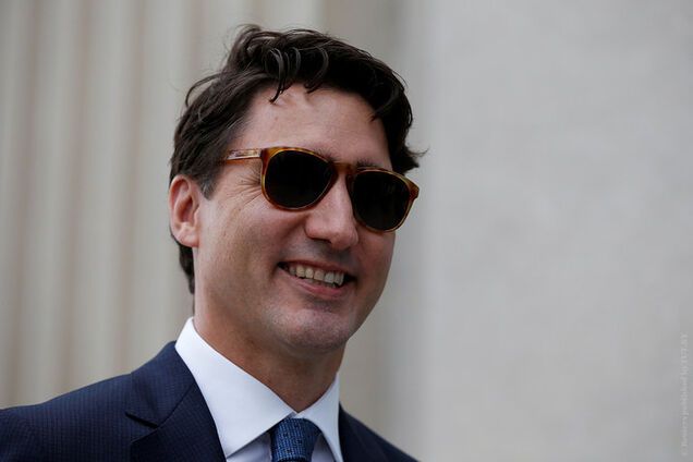 Прем'єра Канади оштрафовали за окуляри