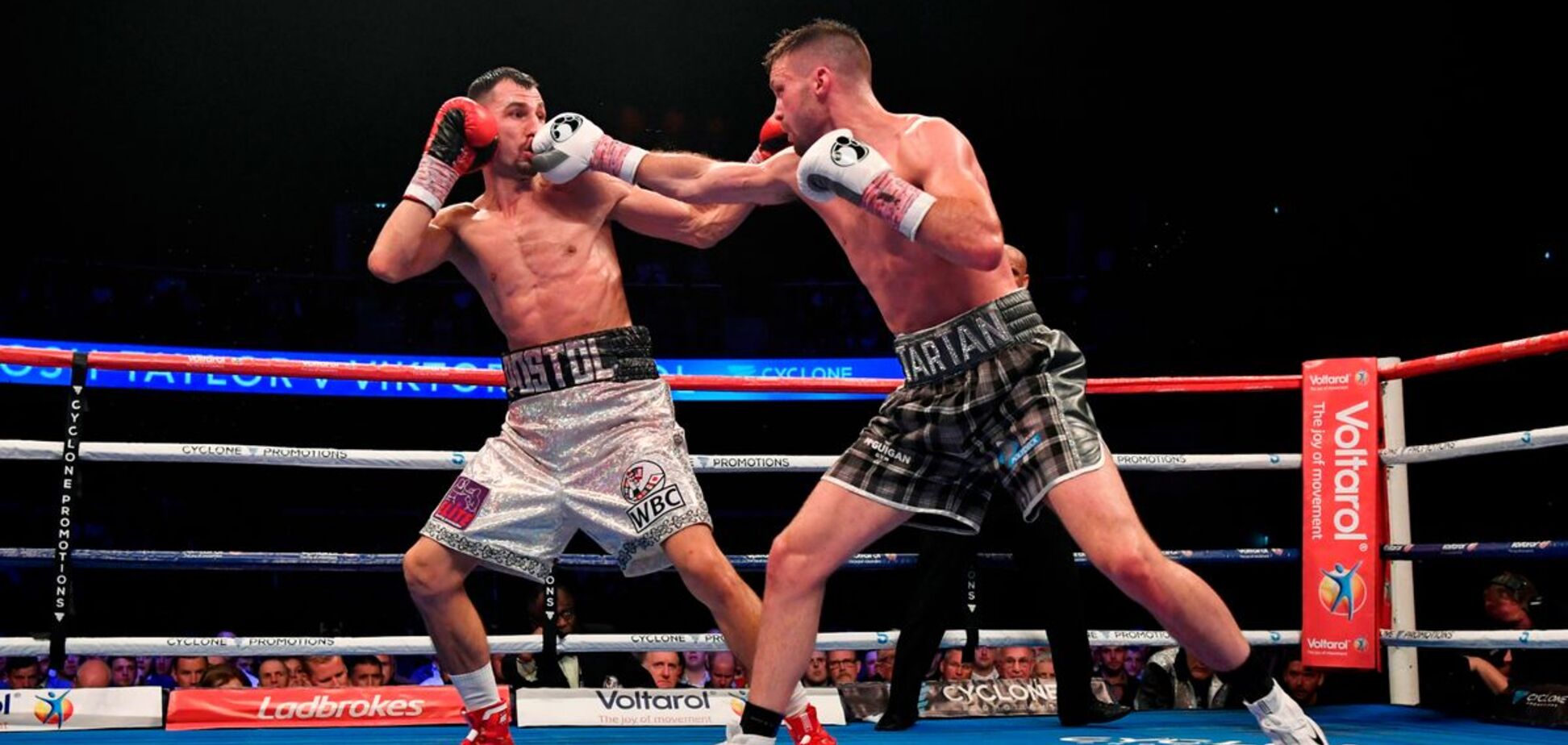 Знаменитий український боксер програв чемпіонський бій, побувавши в нокдауні