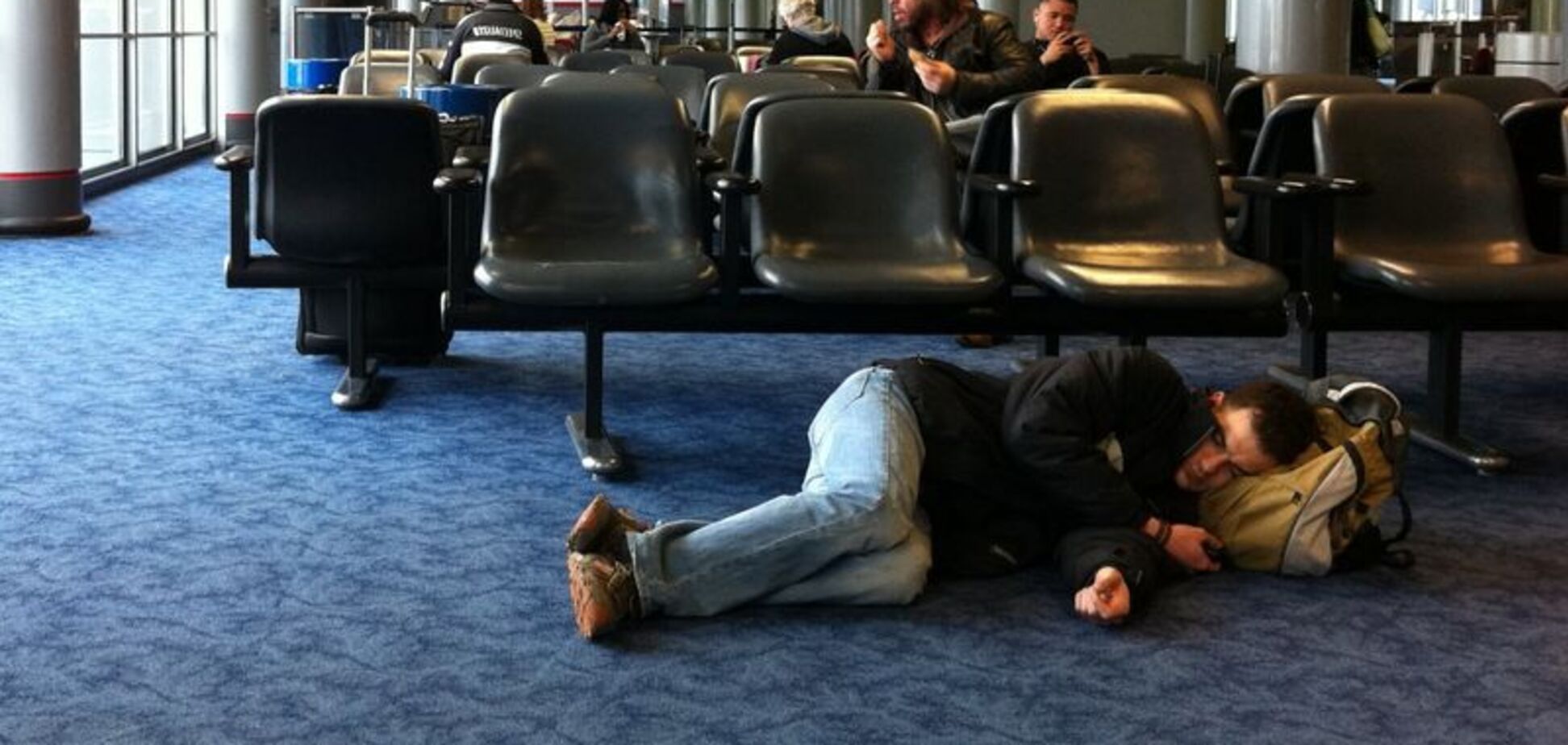 В аэропорту Италии застряли почти 100 украинцев: все подробности ЧП