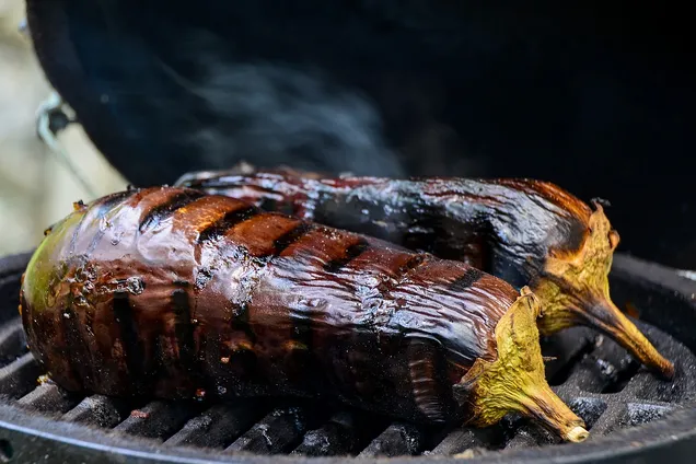 "Вкусно и полезно": диетолог поделилась рецептом блюда из баклажан