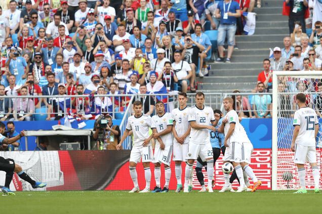 Росія нищівно програла Уругваю на ЧС-2018