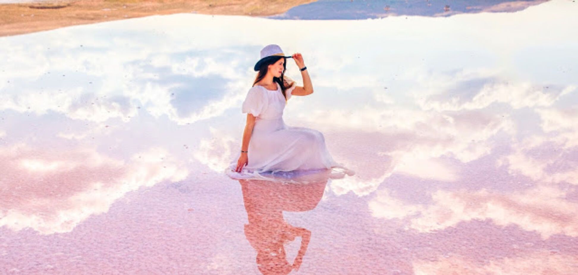 Розовое озеро на Херсонщине: опубликованы невероятные фото