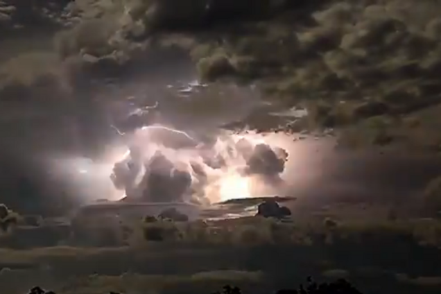 'Страшно красиво': опубліковано відео природного явища, що зачаровує