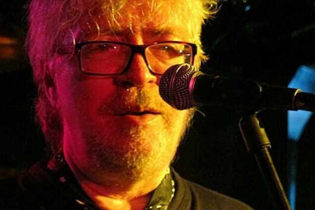 Через сморід посадили літак: помер горе-пасажир, який виявився зіркою 80-х