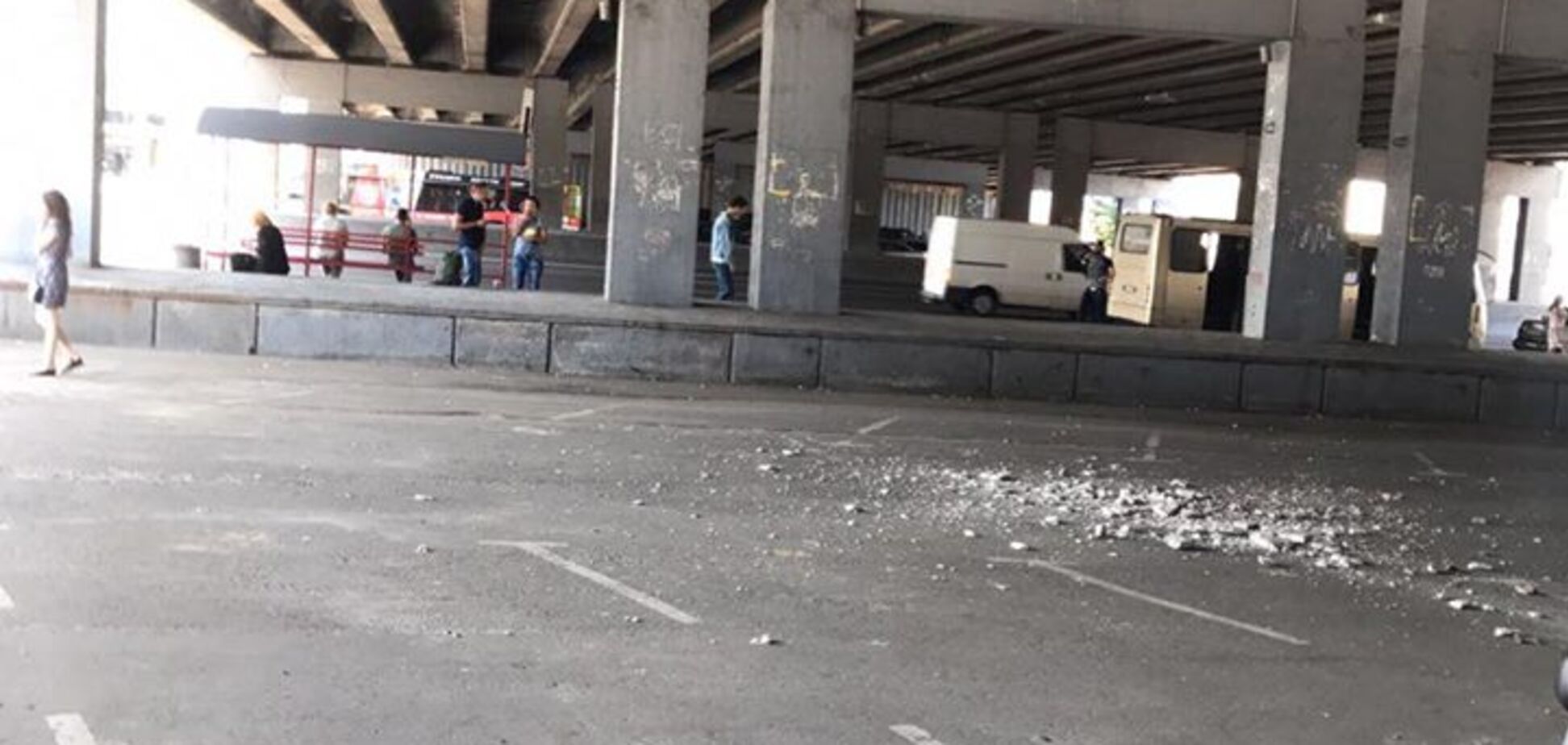 'Град из камней': в Киеве начал рушиться мост