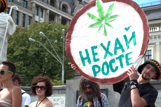 Лікар розвіяв міф про "нешкідливу" марихуану