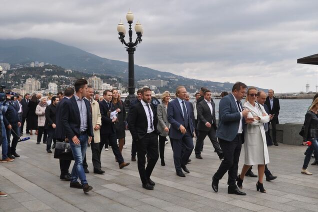 'Зашкварный' список: в сеть слили данные иностранцев, незаконно посещавших Крым
