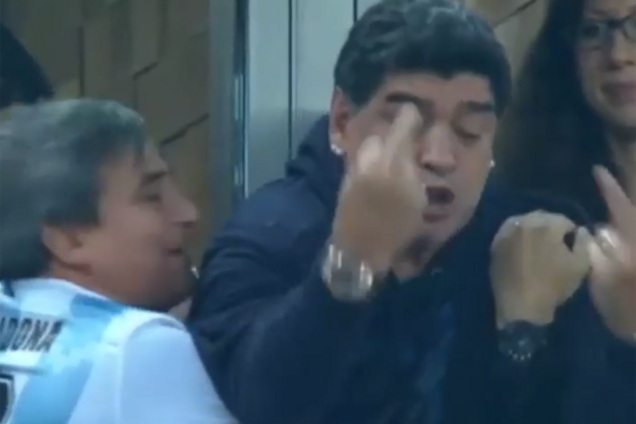 Человек-скандал: Марадона слетел с катушек после победы Аргентины в матче ЧМ-2018