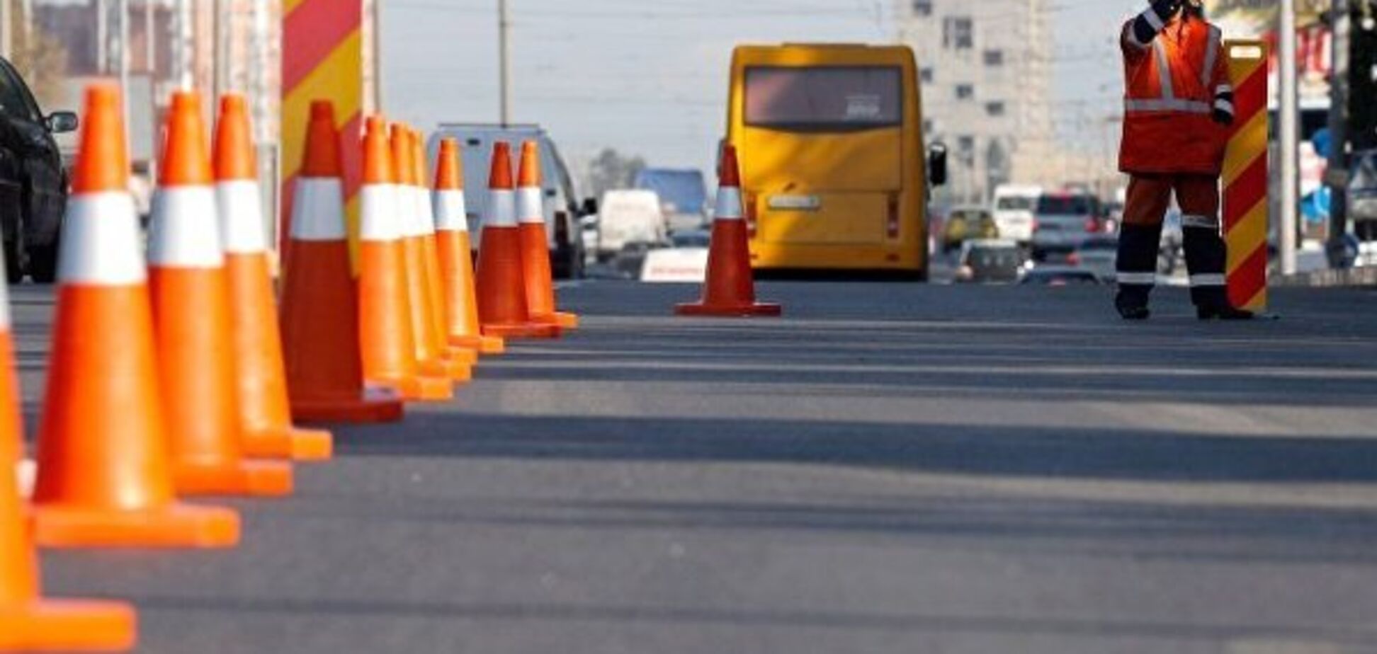 'Вимагайте!' Омелян показав, скільки грошей витратили на дороги в областях