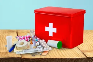 Дитяча аптечка для невідкладної допомоги