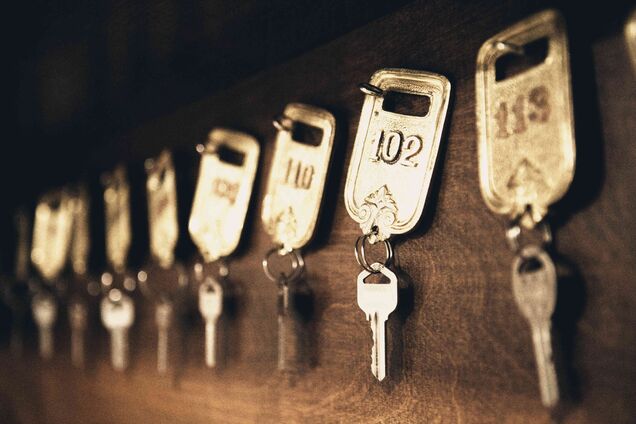 Мусор, волосы и тараканы: что делать украинцам с 'сюрпризами' в отелях