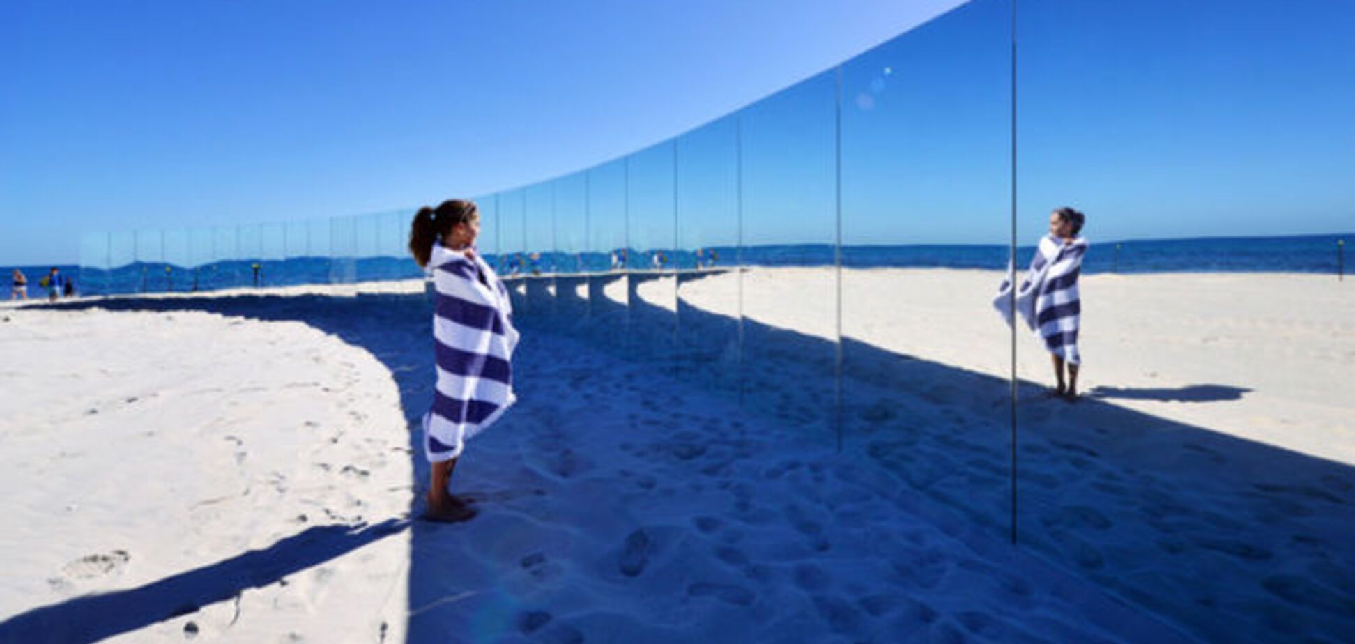 В Австралии пляж превратили в зеркальный 'необитаемый остров': фото 