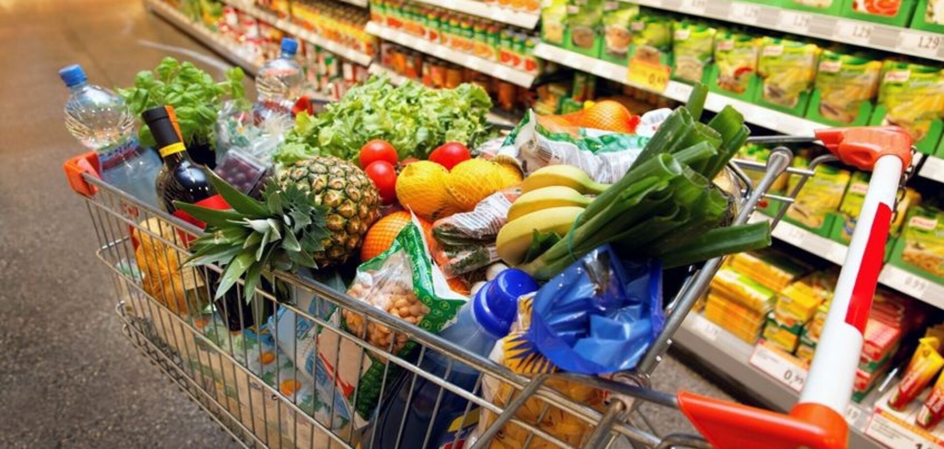 Больше гречки, меньше овощей: на что хватит зарплаты украинцев