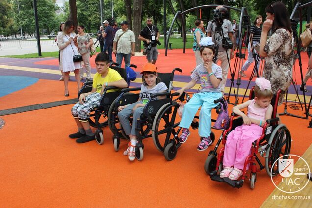 В Днепре открыли уникальный инклюзивный парк
