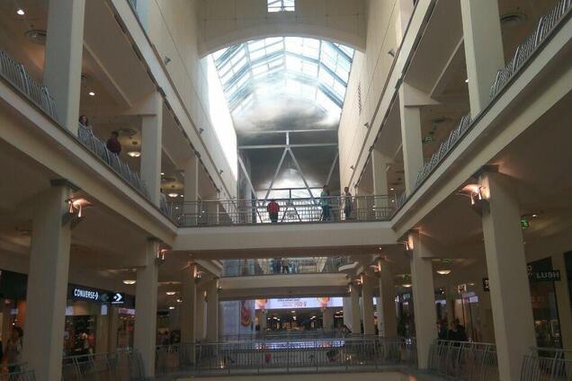 В Москве загорелся крупный ТРЦ: все подробности