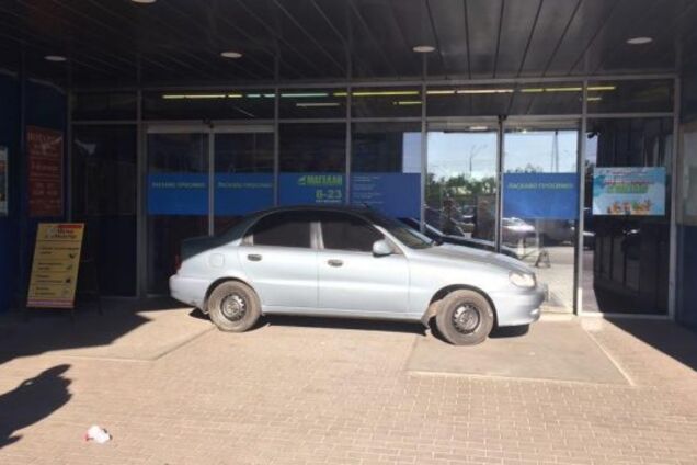 В Киеве 'Сбербанк России' осуществил рейдерский захват ТРЦ 'Магеллан' – адвокат