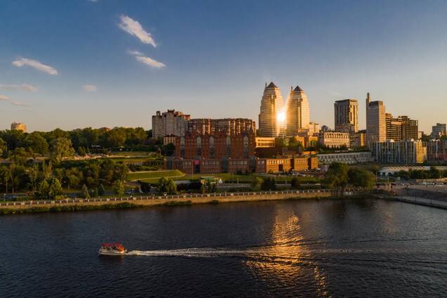 Закат в Днепре: опубликованы впечатляющие фото