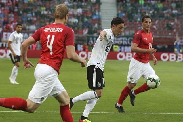 Чемпіонів світу приголомшили шикарним голом з кутового: відео шедевра