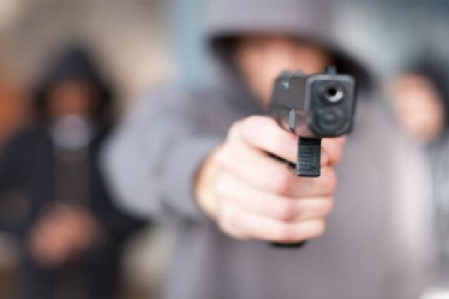 До 10 выстрелов: в Киеве ночью ранили человека. Видеофакт