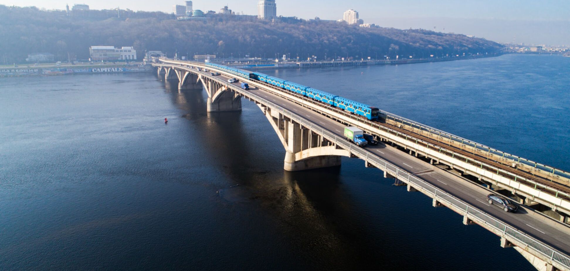 Рухнет в любой момент: стало известно о проблемах киевского моста