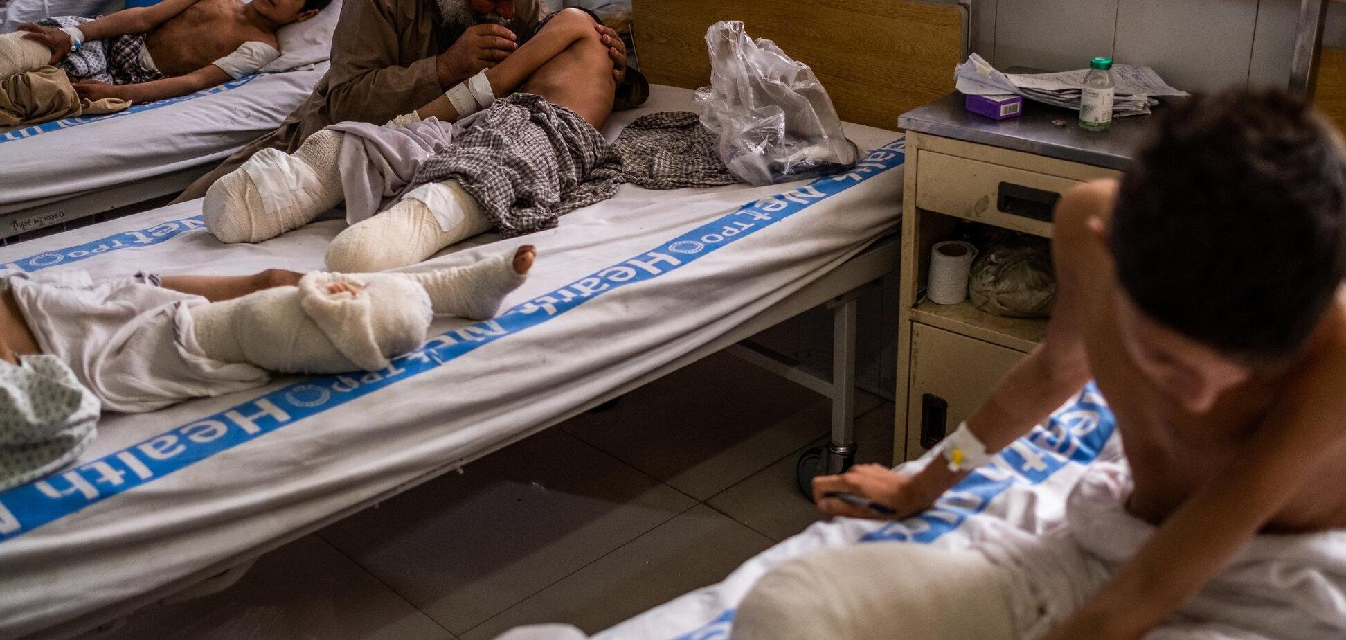 'Мені хотілося плакати': 7 дітей з однієї сім'ї втратили ноги через вибух боєприпасу. Фоторепортаж