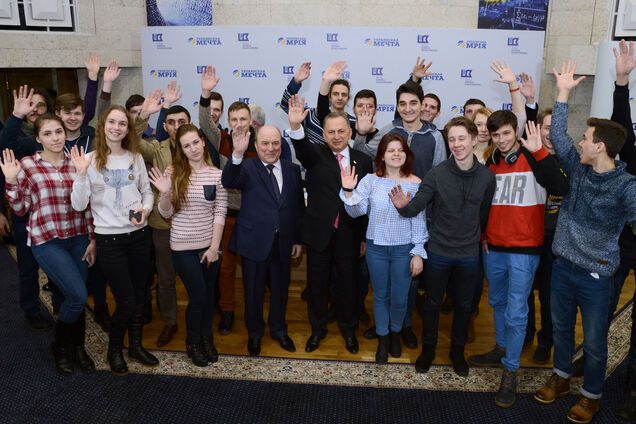 Сто молодых программистов Украины борются за поездку в Японию в престижном конкурсе