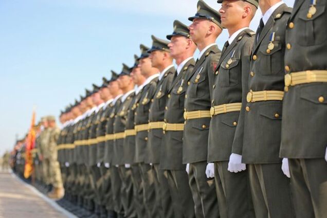 Досвяткувались, лейтенанти, або Як не перетворитись в 'аХфіцерів' орко-війська