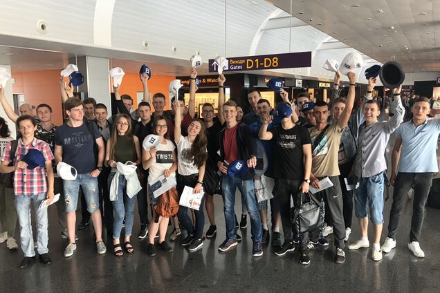 Юні українські моряки відправилися на профільний форум до Греції