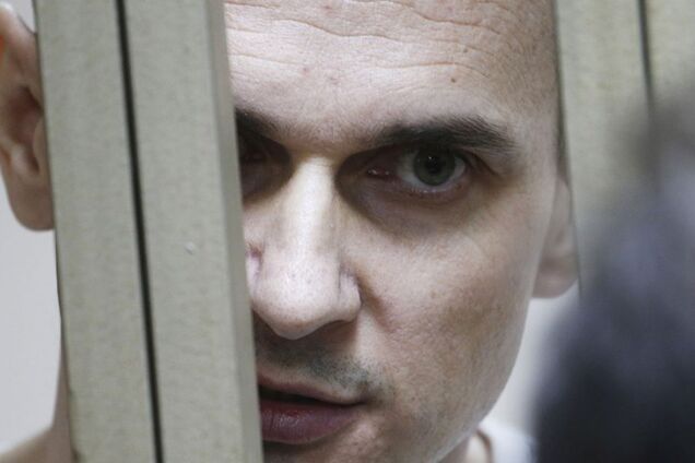 'Конец будет фатальный': с голодающим Сенцовым встретился адвокат