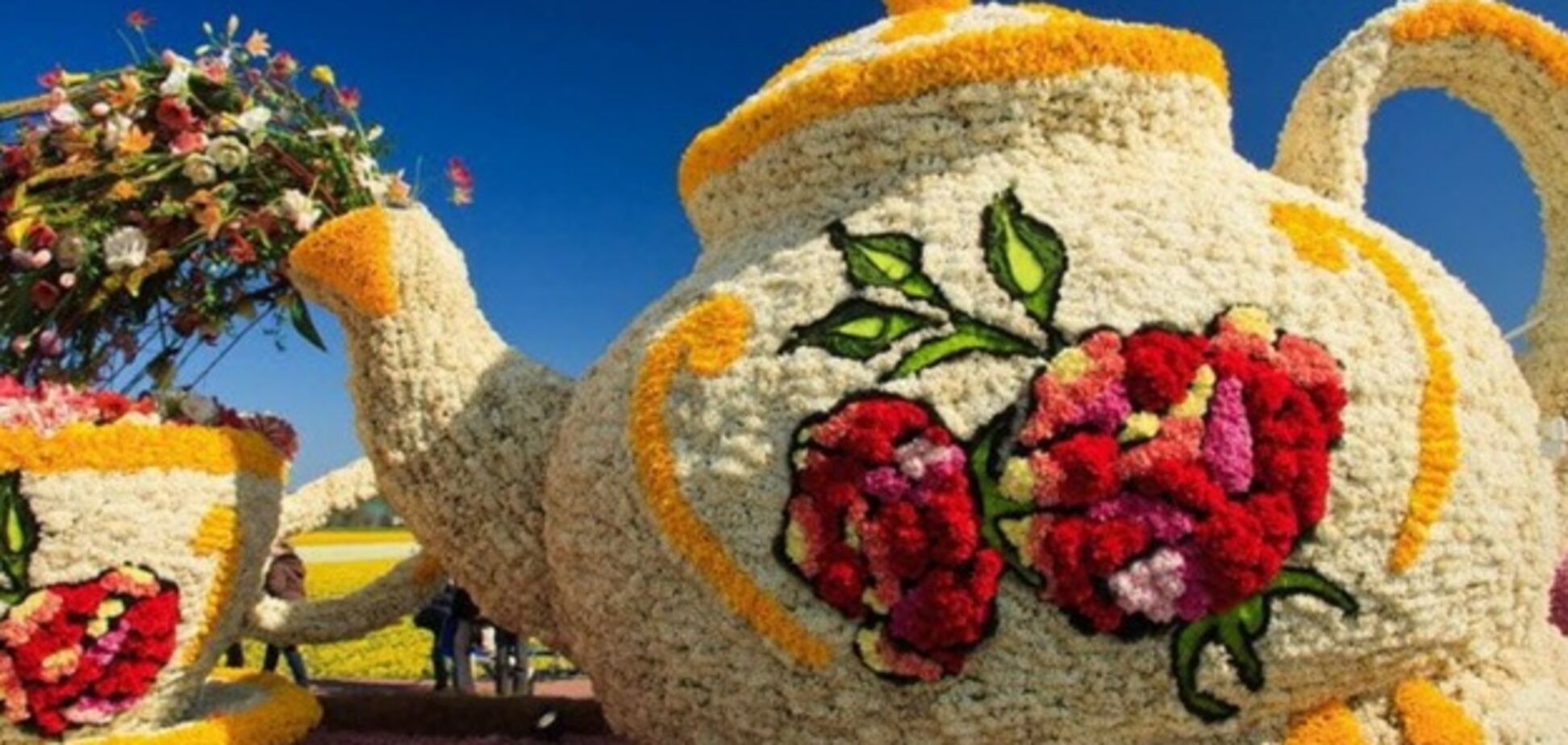 'Мир великанов': в Киеве покажут гигантские инсталляции из цветов