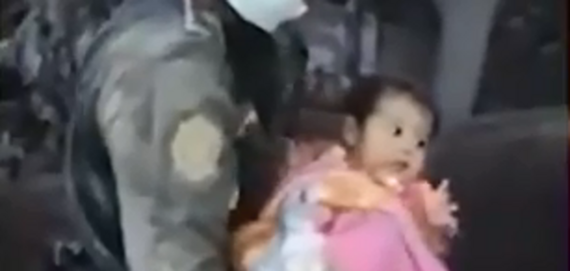 Чудо буває: в Гватемалі під попелом вулкана знайшли живе немовля